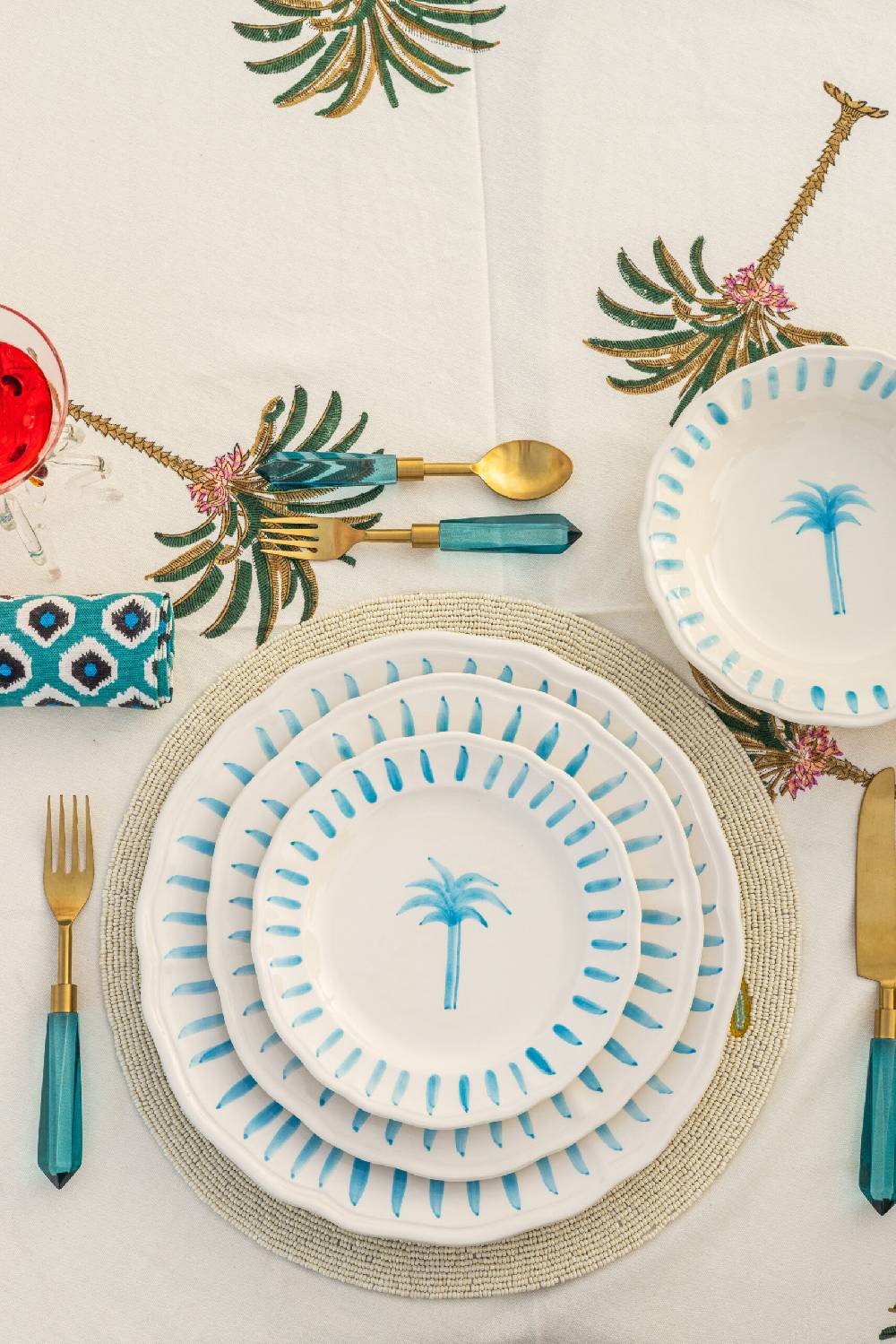 Les Ottomans Palm handpainted ceramic bowl In Vendita
