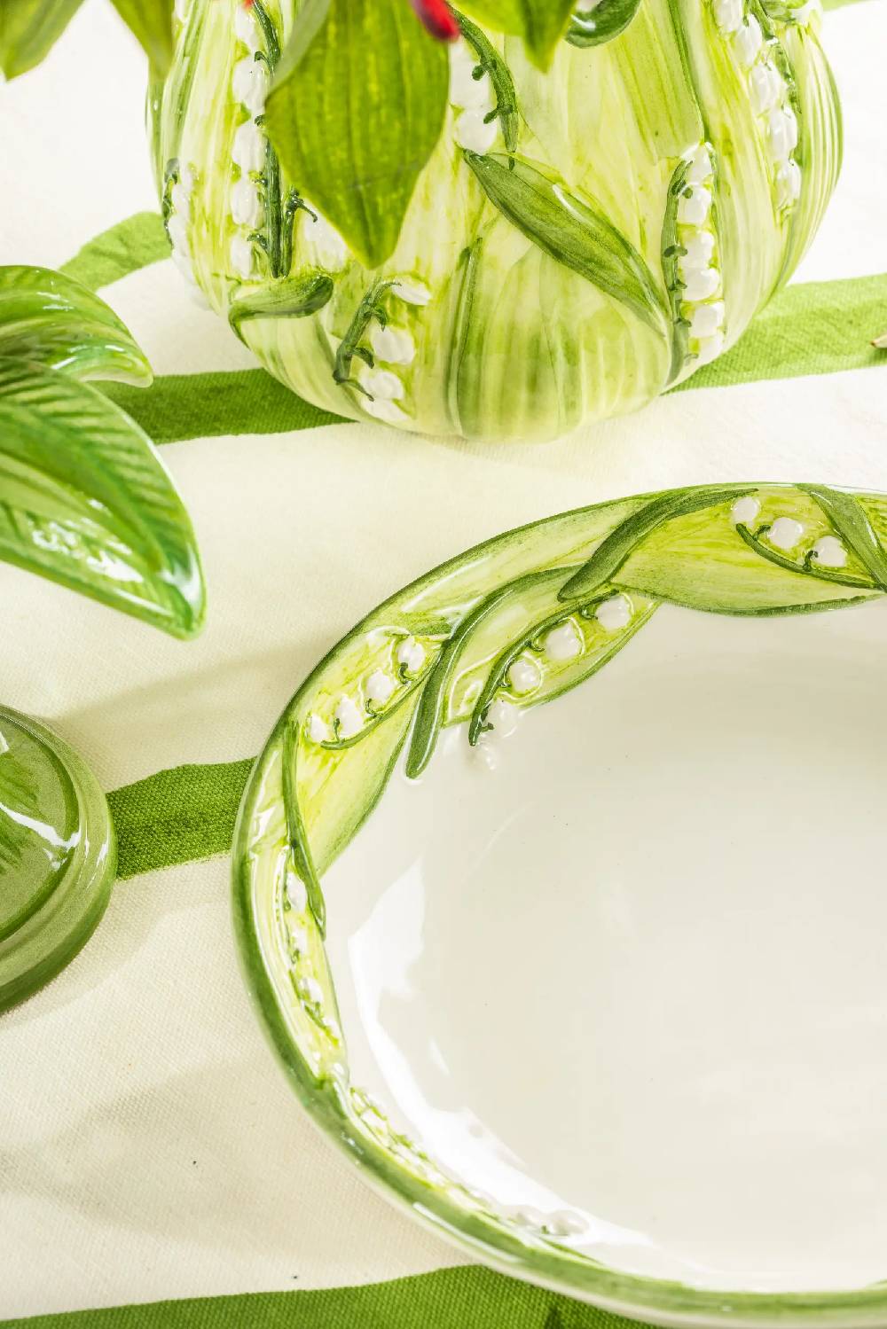 Les Ottomans Lilly of the valley handpainted ceramic pasta bowl Offerta migliore