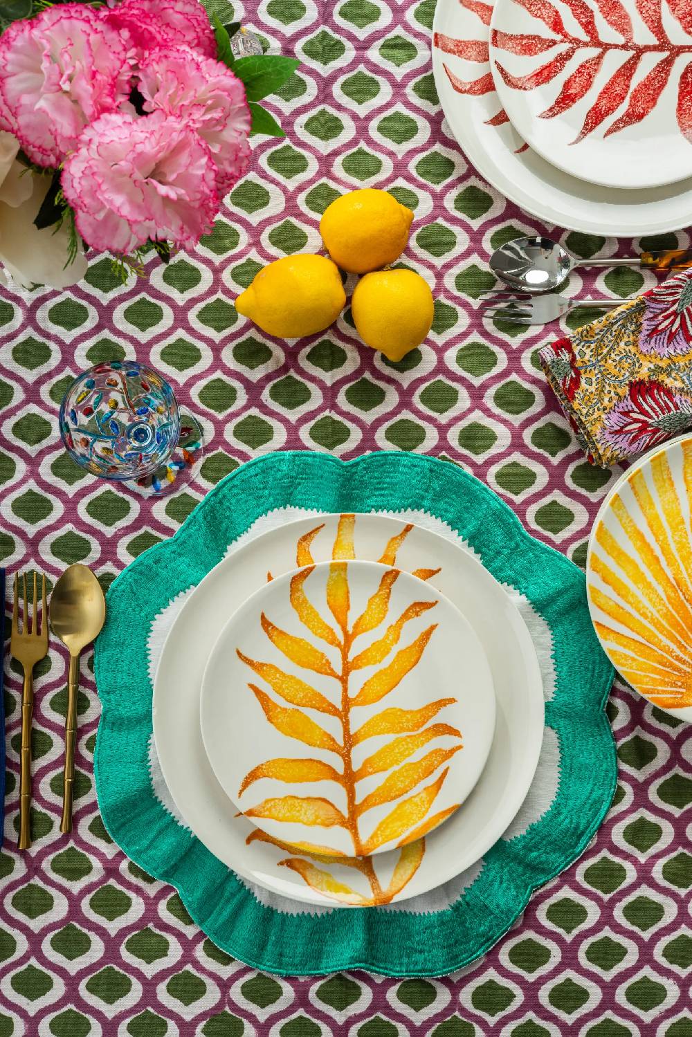 Les Ottomans Ceramic plate leaves LE01 Officina