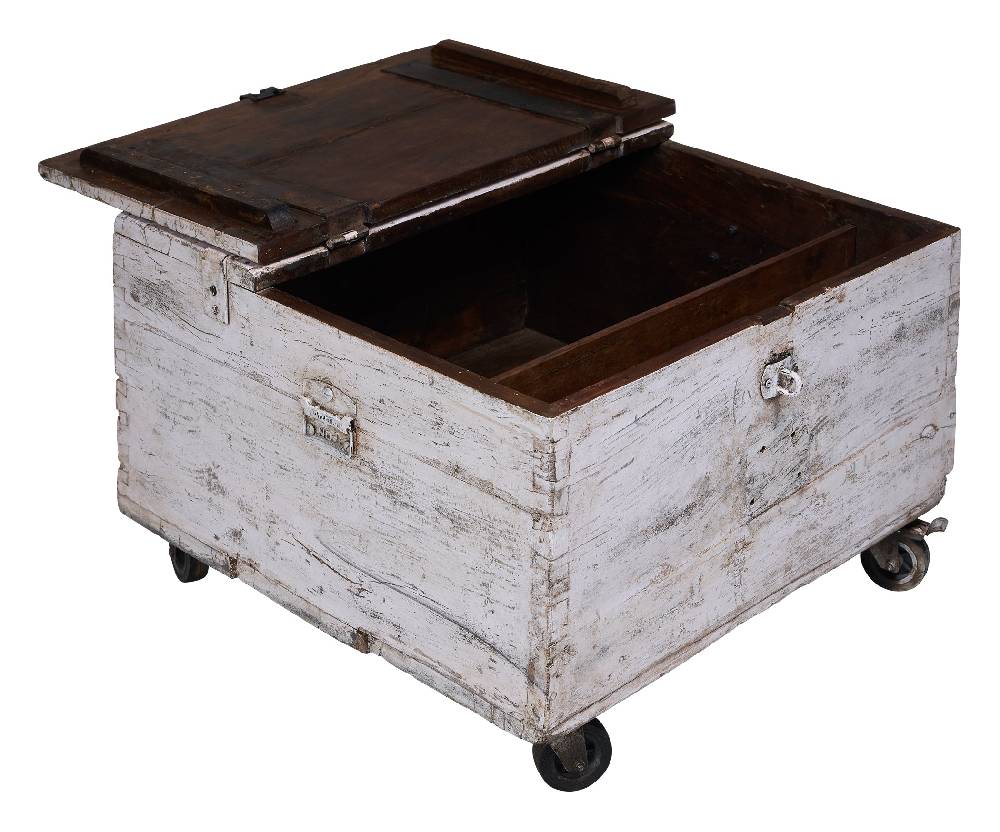 Novità Home Secolo passato - baule white wash con ruote originale Saldi Di Fabbrica