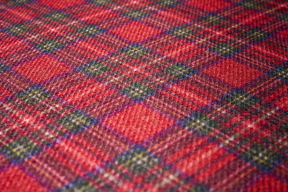 Novità Home Mackenzie - Sgabello in Cotone e Legno di Olmo Tartan Rosso e Verde Fino al 55% di sconto