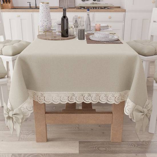 PETTI Tovaglia da Tavola Shabby Chic Copritavolo con Pizzo e Fiocchi Beige Only for today