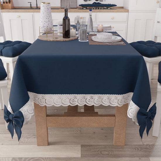 PETTI Tovaglia da Tavola Shabby Chic Copritavolo con Pizzo e Fiocchi Blu Notte Solo un giorno rimasto