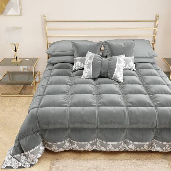 PETTI Trapunta Invernale in Morbido e Caldo Velluto e Balza con Pizzo Rebrodè Grigio Scuro By Sissy Fino al 50% di sconto